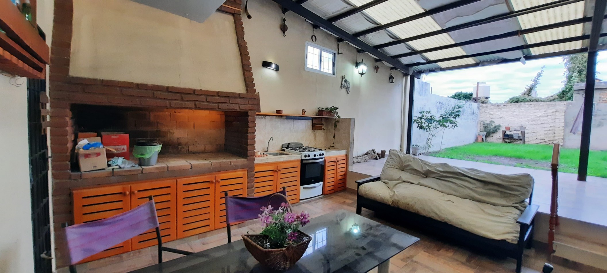 SE VENDE CASA 3 DORMITORIOS, ZONA AV. RAMIREZ Y LAURENCENA. SE RECIBE PROPIEDAD MENOR VALOR