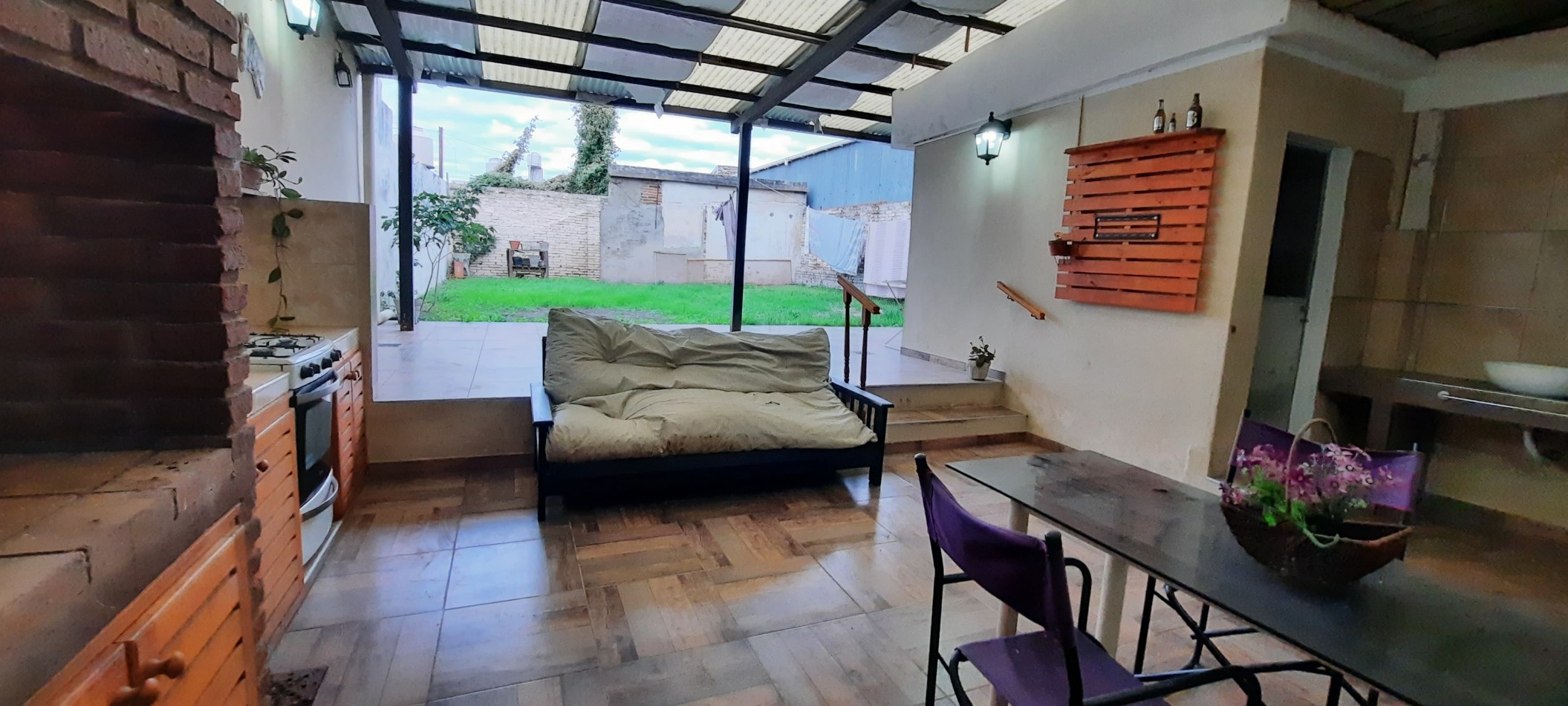 SE VENDE CASA 3 DORMITORIOS, ZONA AV. RAMIREZ Y LAURENCENA. SE RECIBE PROPIEDAD MENOR VALOR