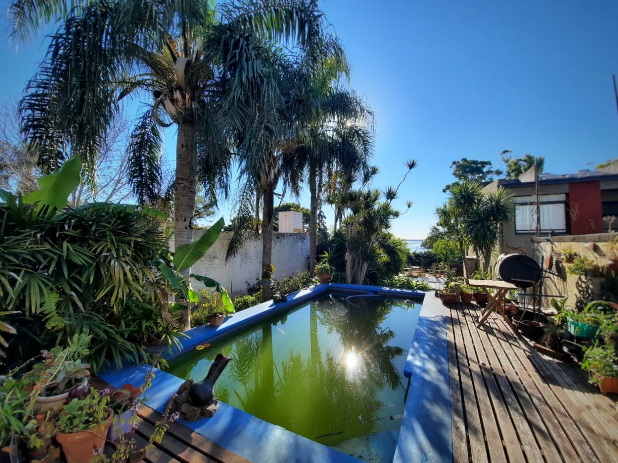 IMPACTANTE CASA DE 5 DORMITORIOS CON PISCINA EN ZONA THOMPSON 