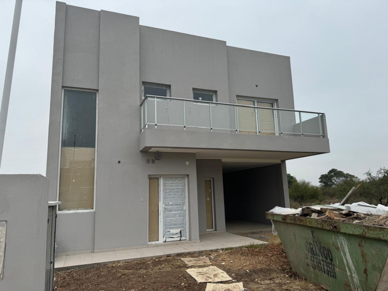 Vendo casa a estrenar de 3 dormitorios en zona Santa Candida, Parana 