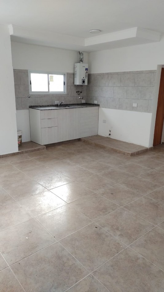 SE VENDE MODERNA CASA EN ALTOS DEL PARACAO - SE ESCUCHAN OFERTAS