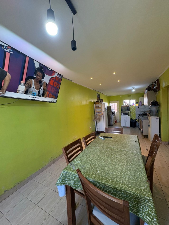 SE VENDE CASA DE DOS DORMITORIOS EN ORO VERDE - SE ESCUCHAN PROPUESTAS