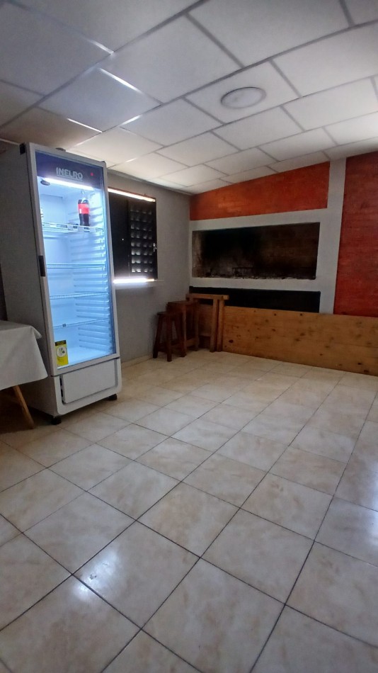 SE VENDE SALON DE EVENTOS, CASA Y DEPARTAMENTO CON GARAGE