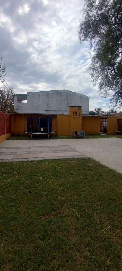 SE VENDE SALON DE EVENTOS, CASA Y DEPARTAMENTO CON GARAGE