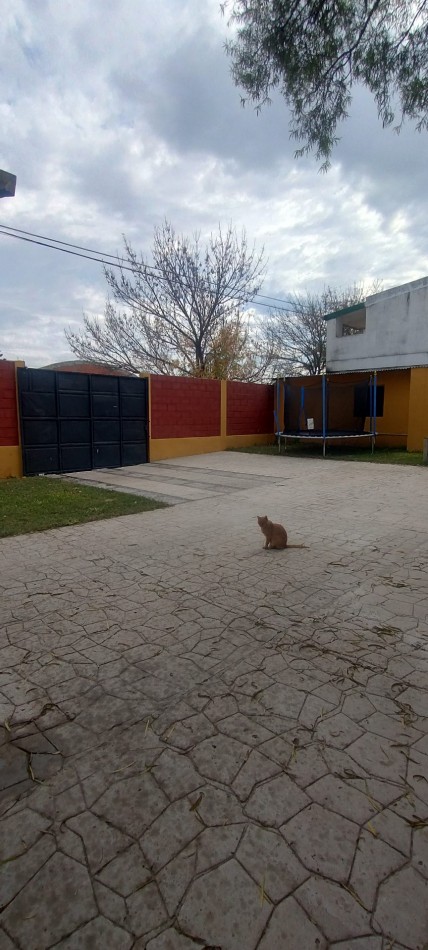 SE VENDE SALON DE EVENTOS, CASA Y DEPARTAMENTO CON GARAGE