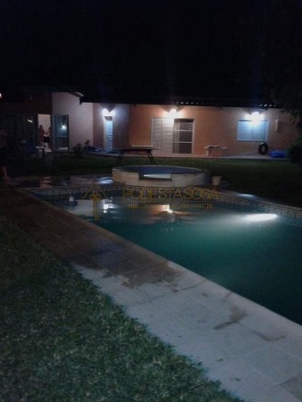 EXCLUSIVA CASA QUINTA EN LAS ACACIAS