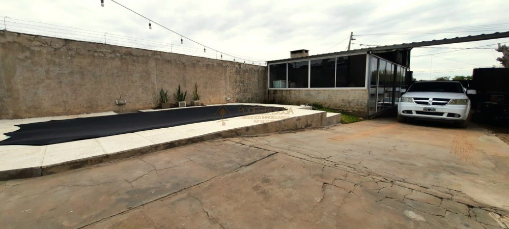 VENDO CASA 3 DORMITORIOS, GARAJE, PISCINA Y QUINCHO