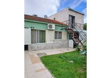 SE VENDE CASA CON DEPARTAMENTO INDEPENDIENTE EN PARANA
