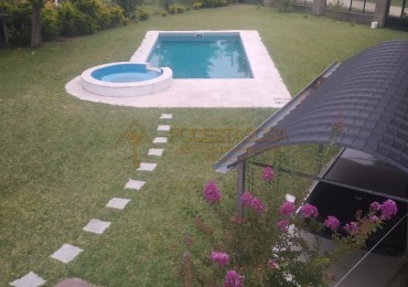 EXCLUSIVA CASA QUINTA EN LAS ACACIAS